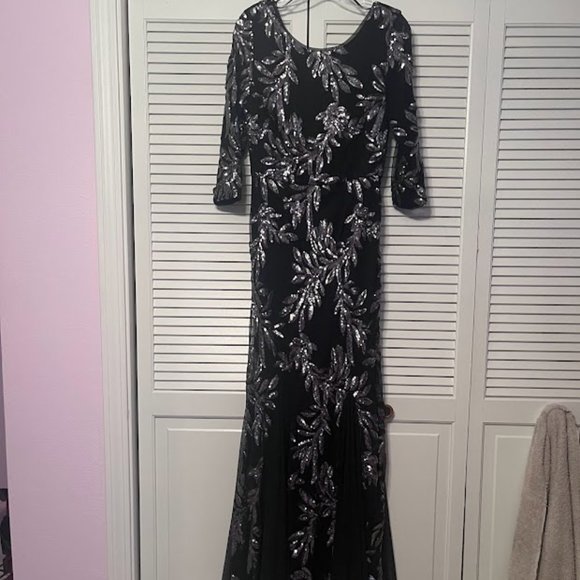 Alex Evenings Black and Silver Gown with Cuffed Sleeves - Picture 4 of 6